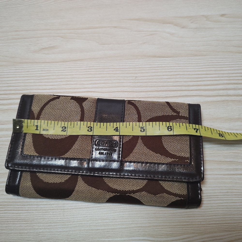 Authentic used Coach Wallet - Picture 12 of 12